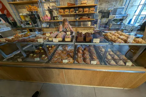 Hunts Bakery photo 1